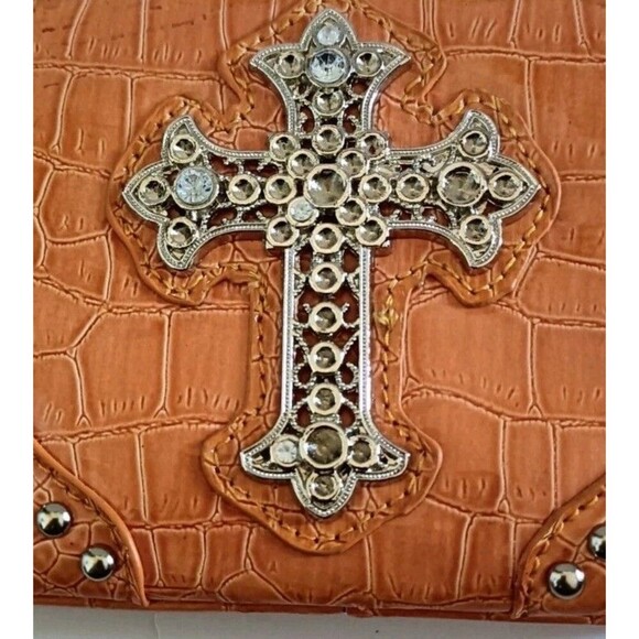 Hananel Wallet Clutch Rhinestone Cross Tan Croc Print Check Book Cover Snap New - Picture 10 of 10